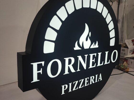 Фігурний лайтбокс для піцерії «Fornello pizzeria»