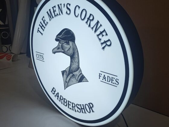 Лайтбокс для барбершопу «The men’s corner barbershop»
