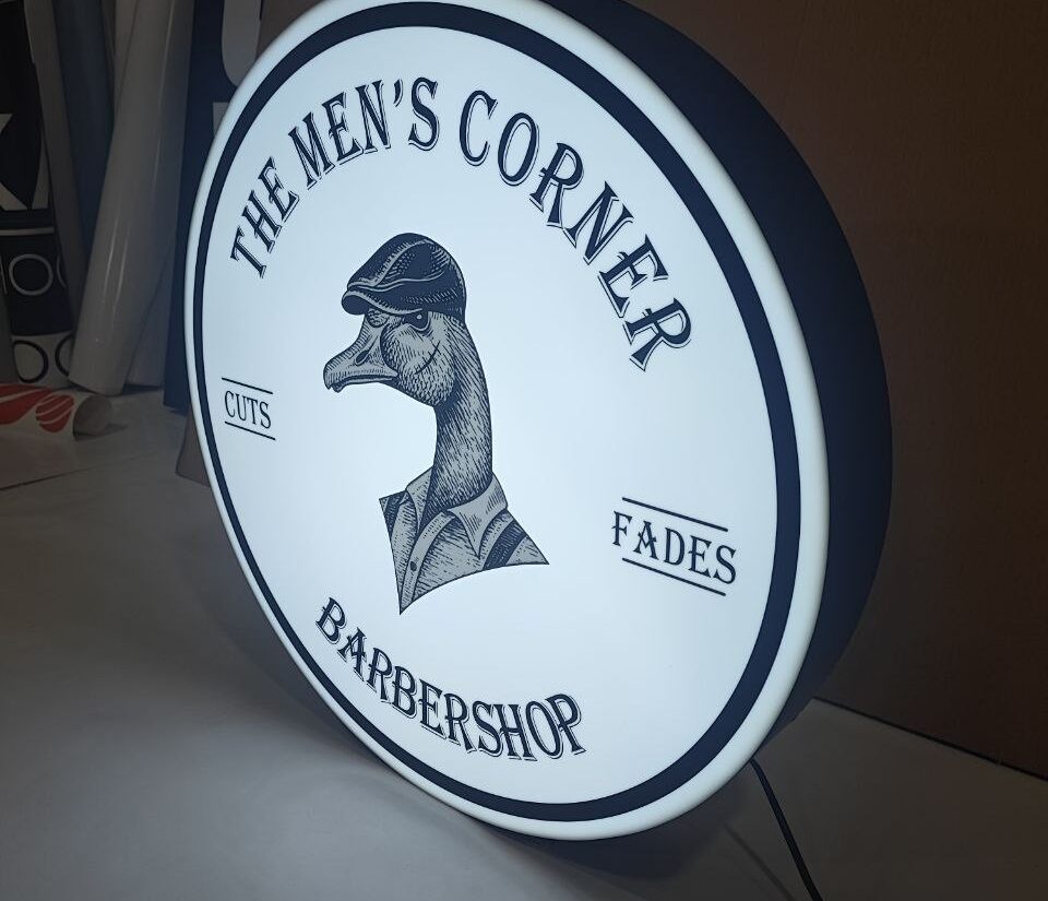 Лайтбокс для барбершопу «The men’s corner barbershop»
