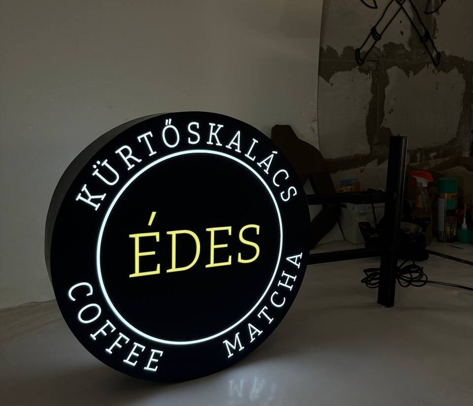 Торцевий лайтбокс для кав’ярні «Edes coffee matcha»