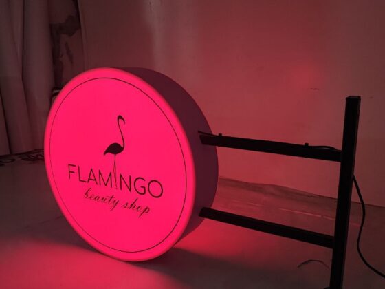 Торцевий лайтбокс для салону краси «Flamingo beauty shop»