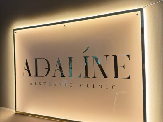 Вивіска з підсвіткою для клініки «Adaline aesthetic clinic»