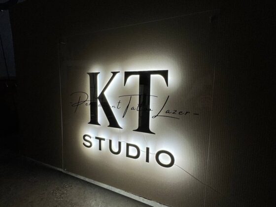 Вивіска з контражурною підсвіткою «KT studio»